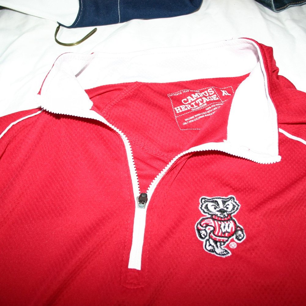 Wisconsin Badgers Light Quarter Zip pullover in Red and White Size XL